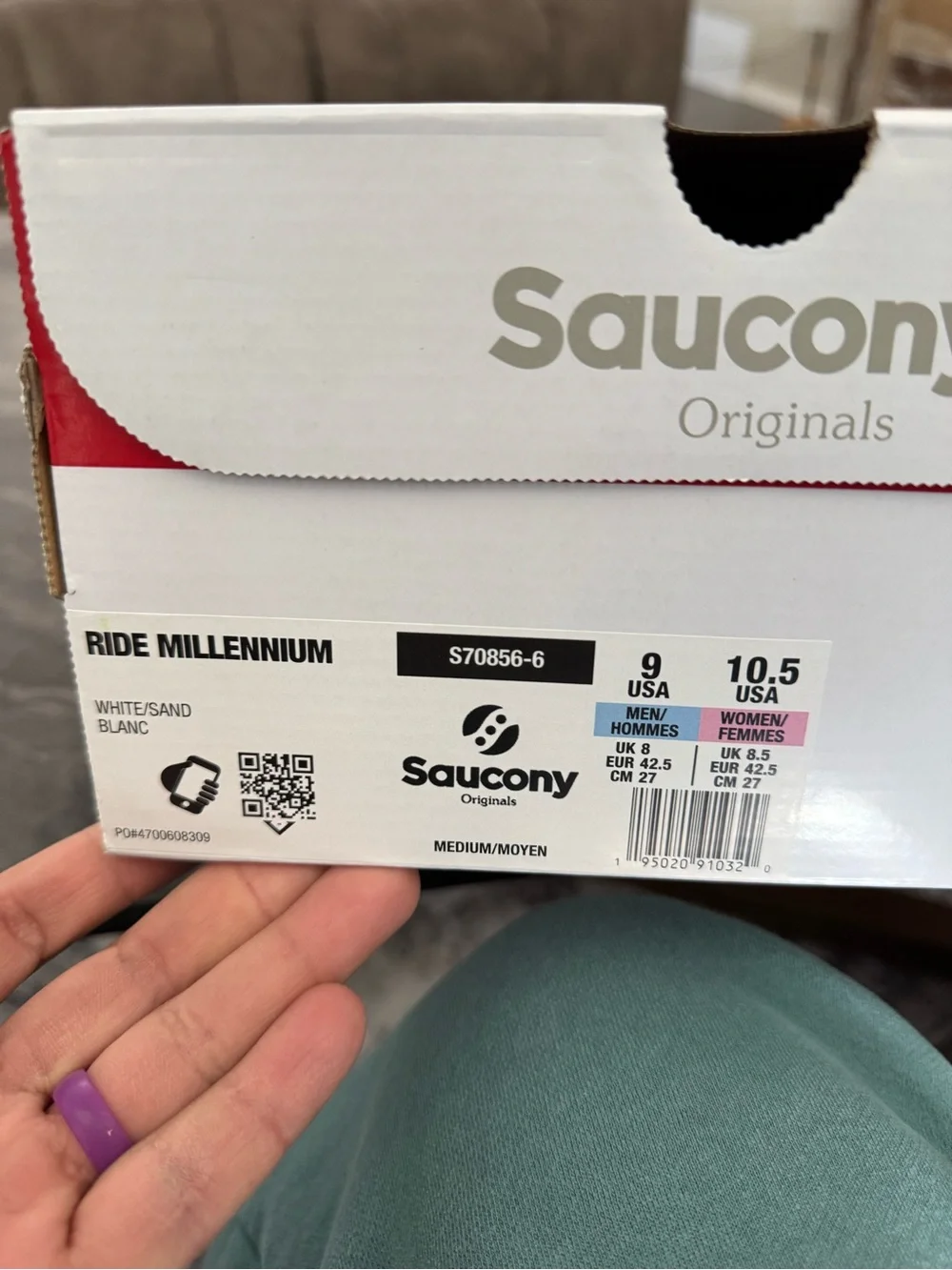 Saucony UNISEX  Beige and White Running Sneakers MENS 9/WOMEN 10.5